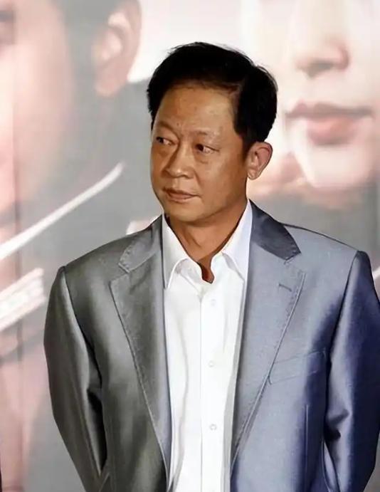 位明星的经历就明白有时候记者挨得不冤龙8国际点此进入朱婷不是个例看了这四(图4)