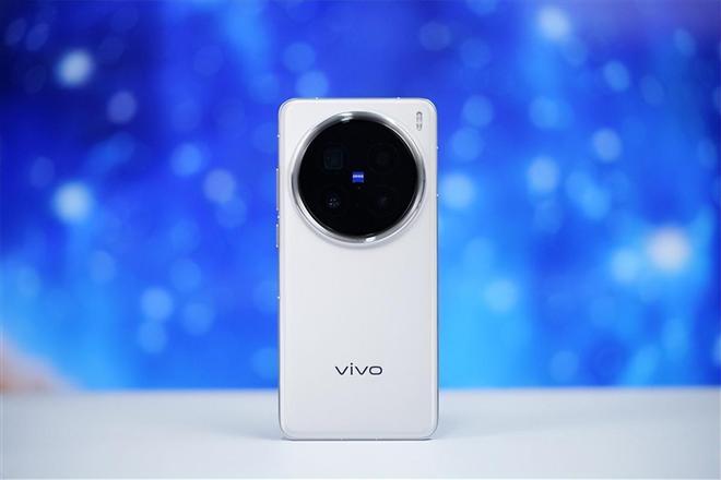 OPPO占三荣耀与红魔各占一龙8游戏国际登录vivo占五(图3)