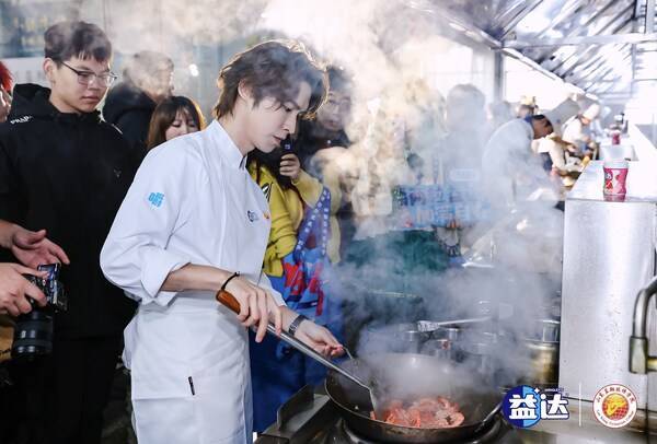 小匠嚼出自在好状态益达口香糖助力蓝翔(图3)