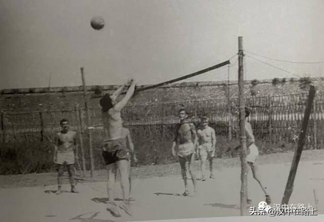 队与汉中百姓的跨国之约烽火中的温暖回响：飞虎(图1)